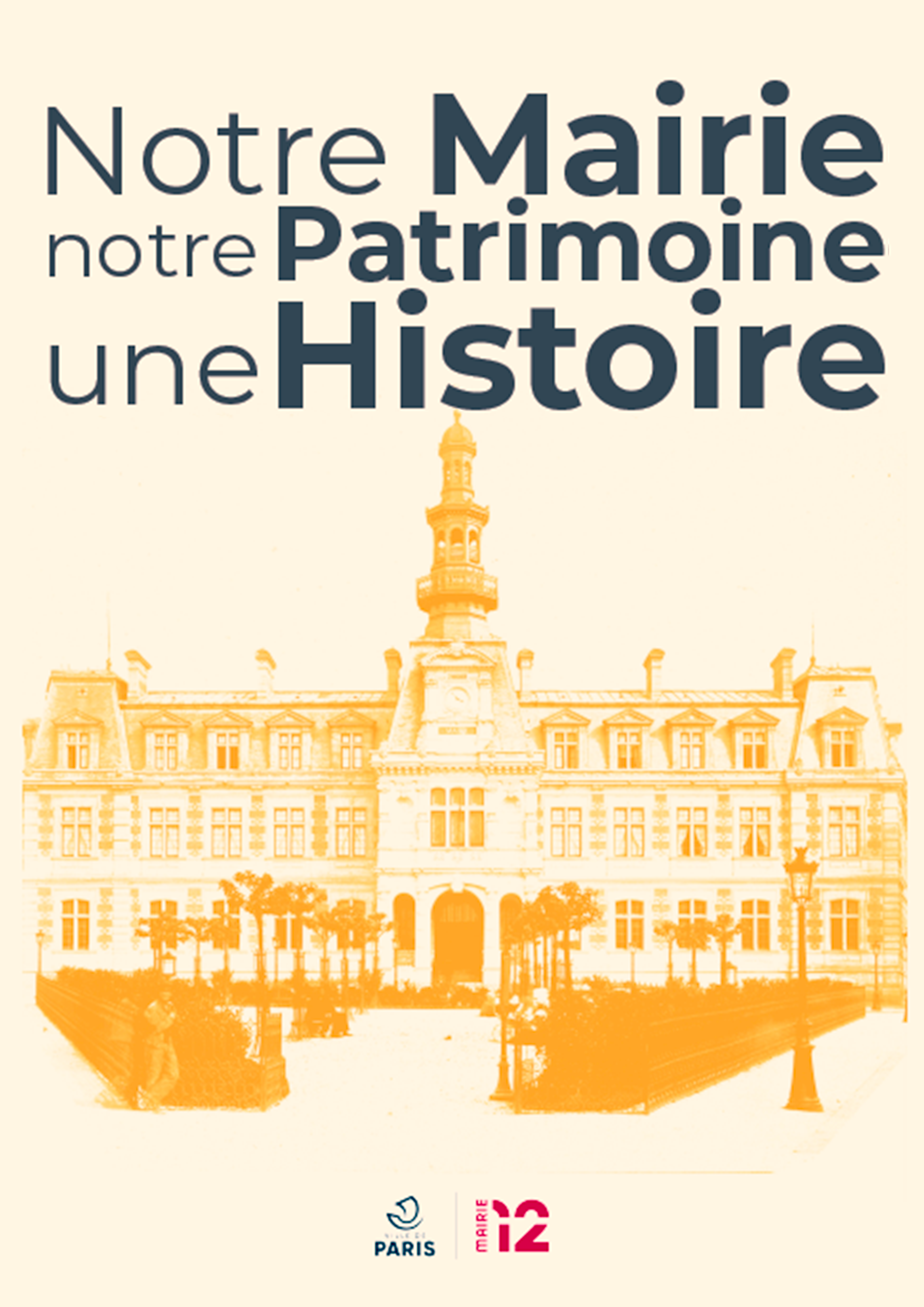 Panneaux retraçant l'histoire de la mairie du 12e, suite à l'incendie du 27 janvier.